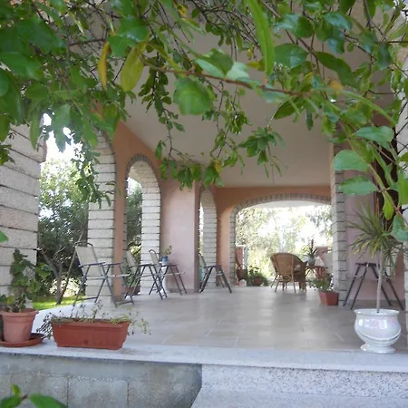Bed & Breakfast Mari E Monti Sardi *